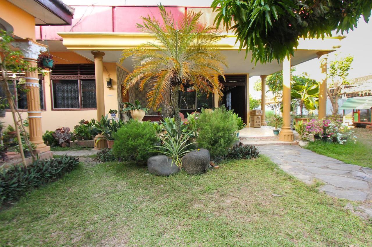 Oyo 1721 A. Yani 95 Residence Banyuwangi  Exterior photo