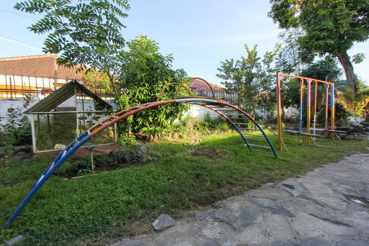 Oyo 1721 A. Yani 95 Residence Banyuwangi  Exterior photo