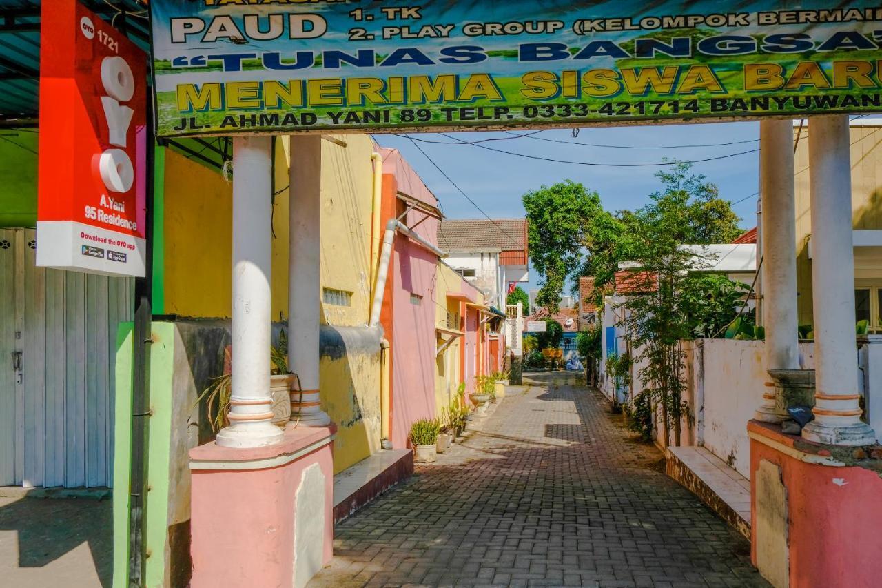 Oyo 1721 A. Yani 95 Residence Banyuwangi  Exterior photo