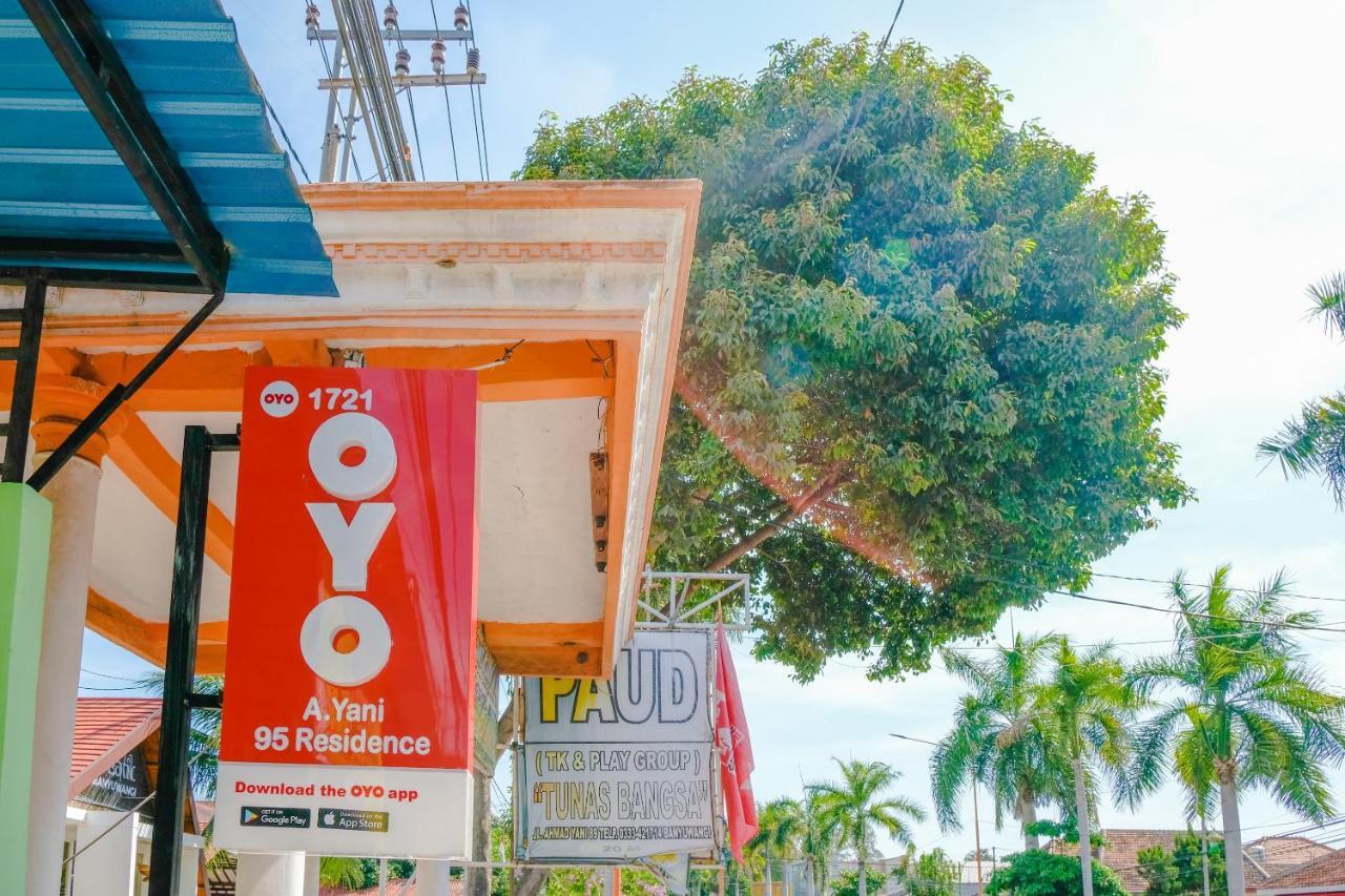Oyo 1721 A. Yani 95 Residence Banyuwangi  Exterior photo