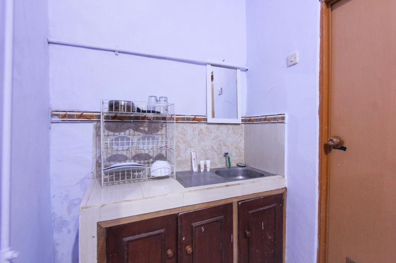 Oyo 1721 A. Yani 95 Residence Banyuwangi  Exterior photo