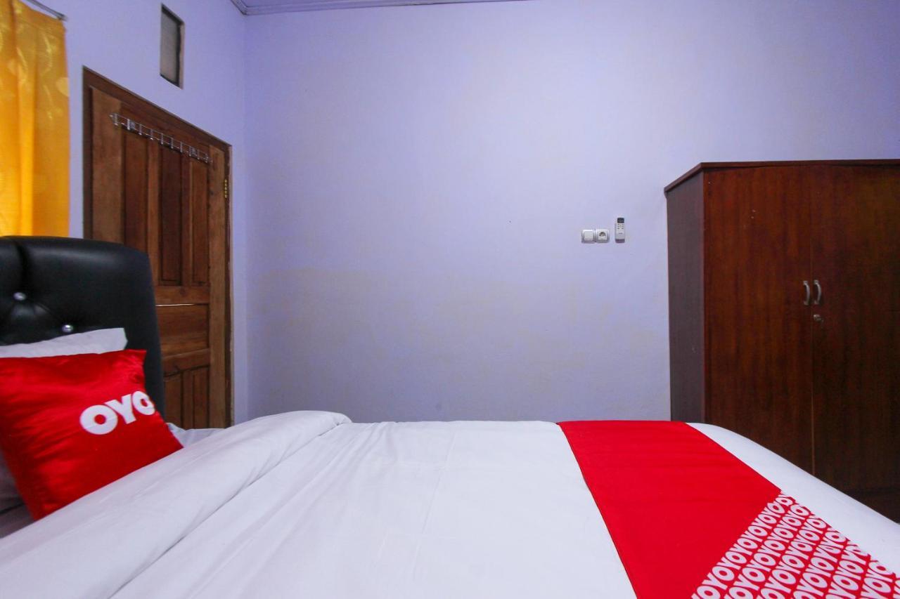 Oyo 1721 A. Yani 95 Residence Banyuwangi  Exterior photo