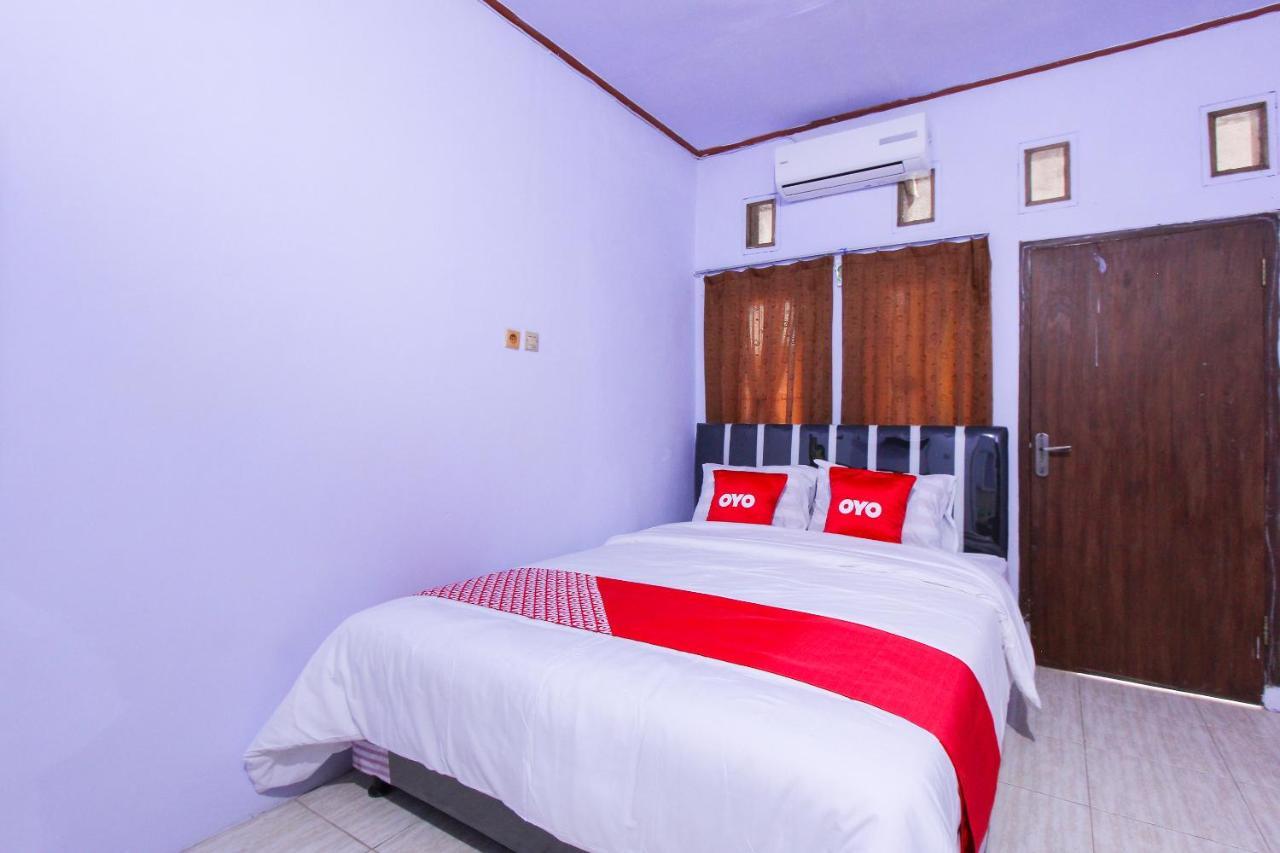 Oyo 1721 A. Yani 95 Residence Banyuwangi  Exterior photo