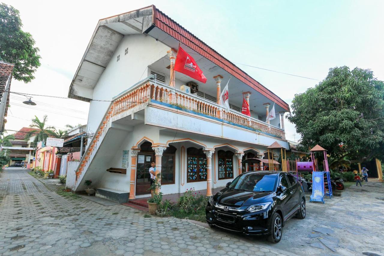Oyo 1721 A. Yani 95 Residence Banyuwangi  Exterior photo