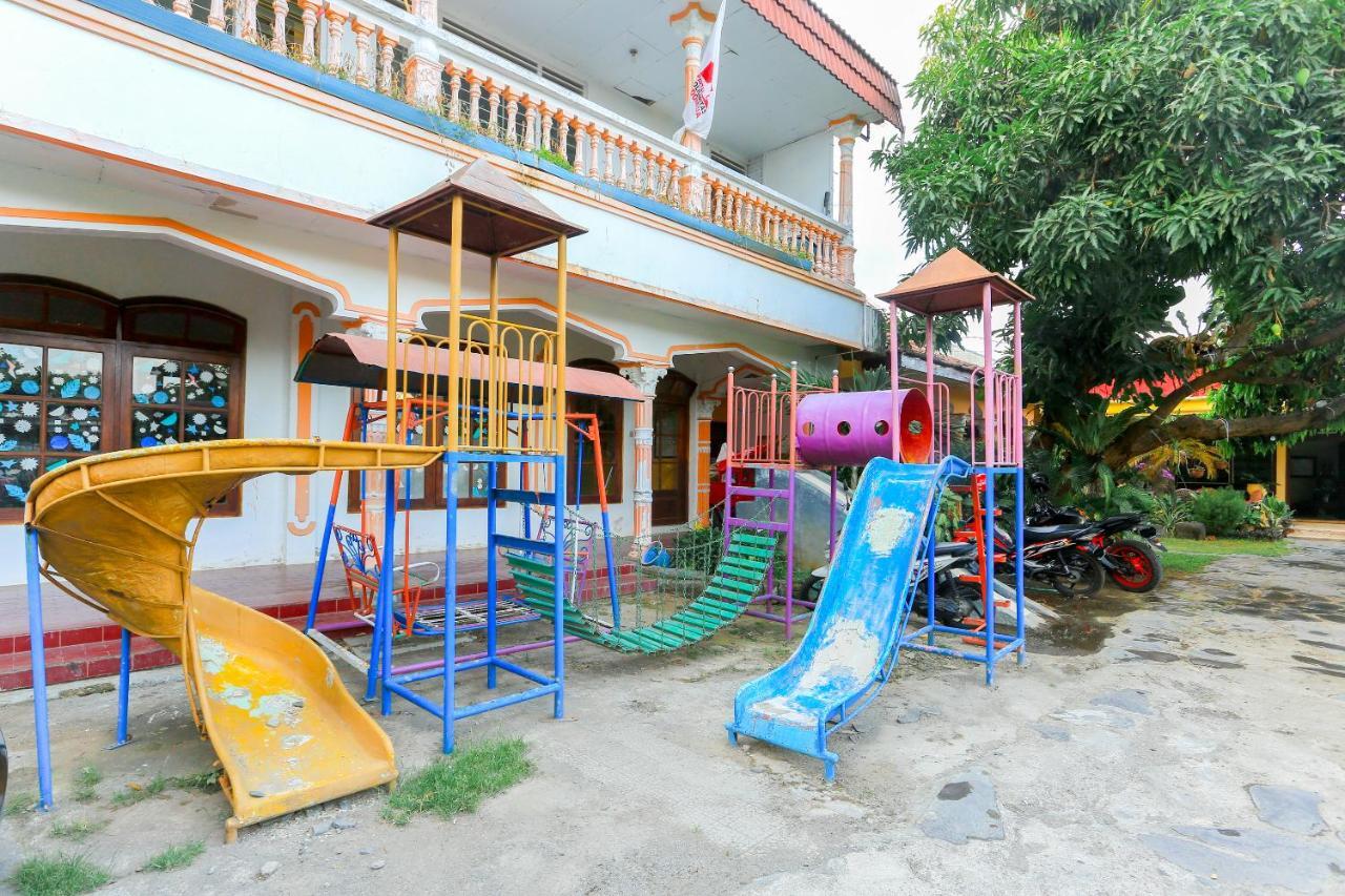 Oyo 1721 A. Yani 95 Residence Banyuwangi  Exterior photo