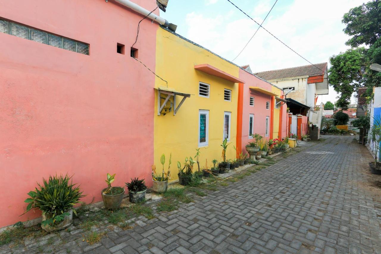 Oyo 1721 A. Yani 95 Residence Banyuwangi  Exterior photo