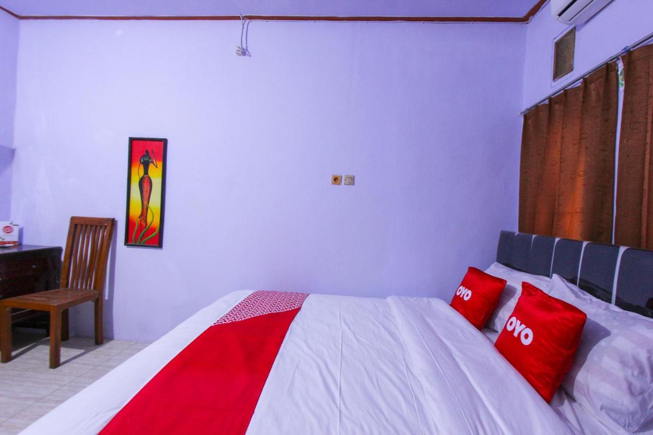 Oyo 1721 A. Yani 95 Residence Banyuwangi  Exterior photo